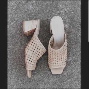 FREDA SALVADOR- Pia cream colored mules